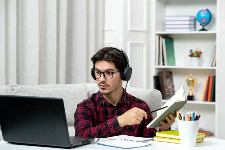 How to Manage Time to Study Online While Working