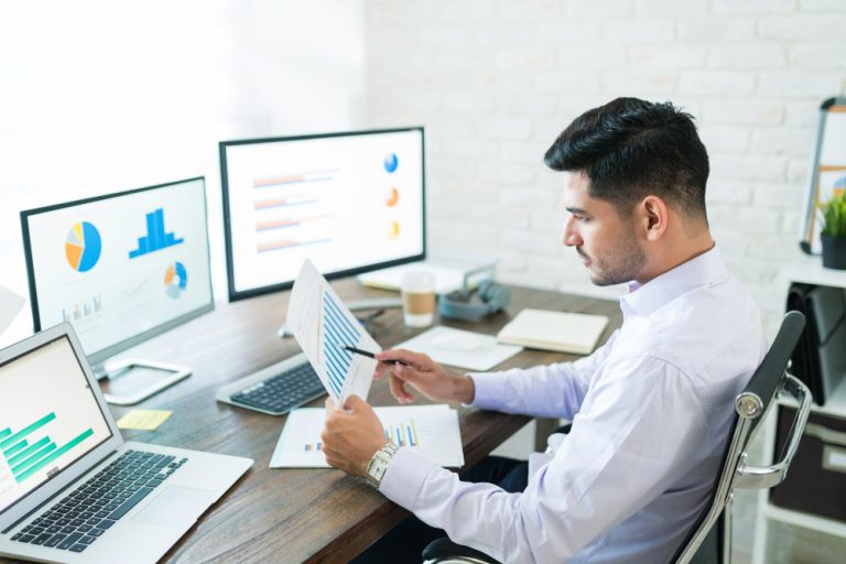 how to become a business analyst